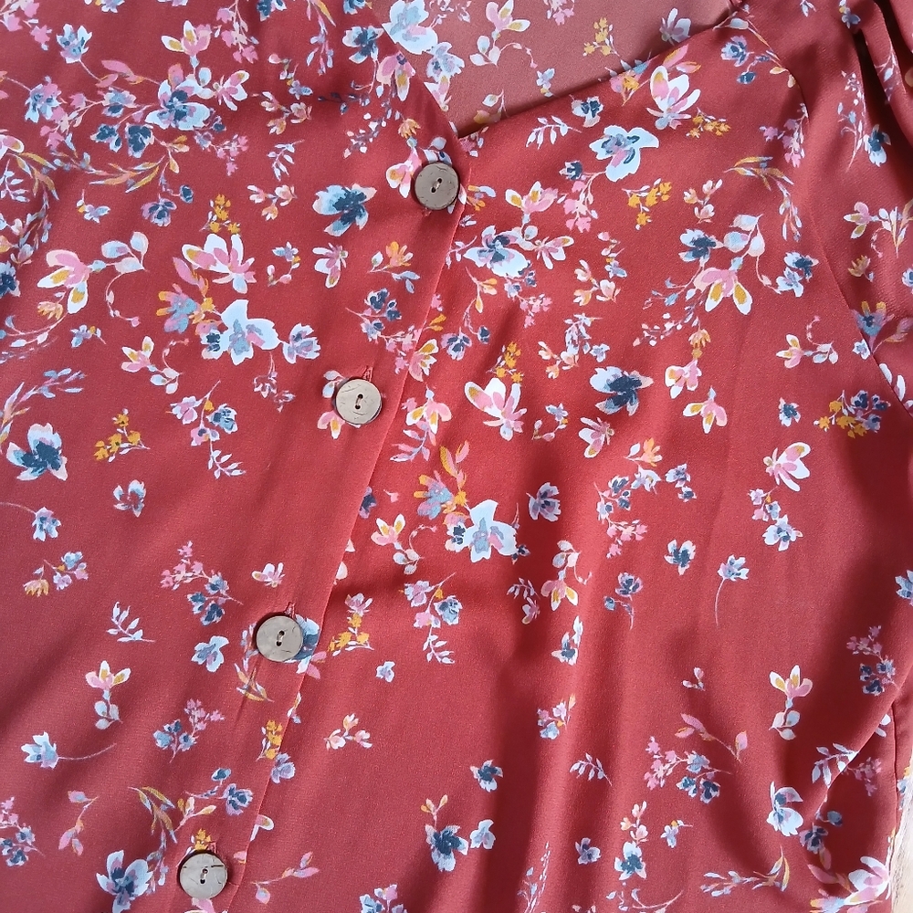 Button Front Floral Top - Picture 2 of 5